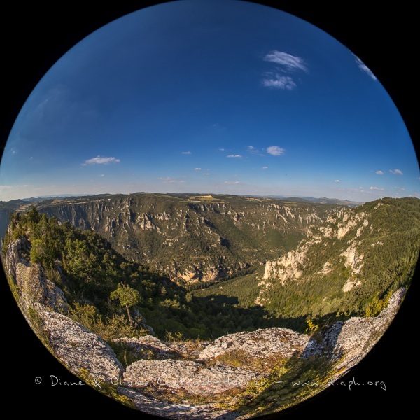 Paysage du causse au fisheye